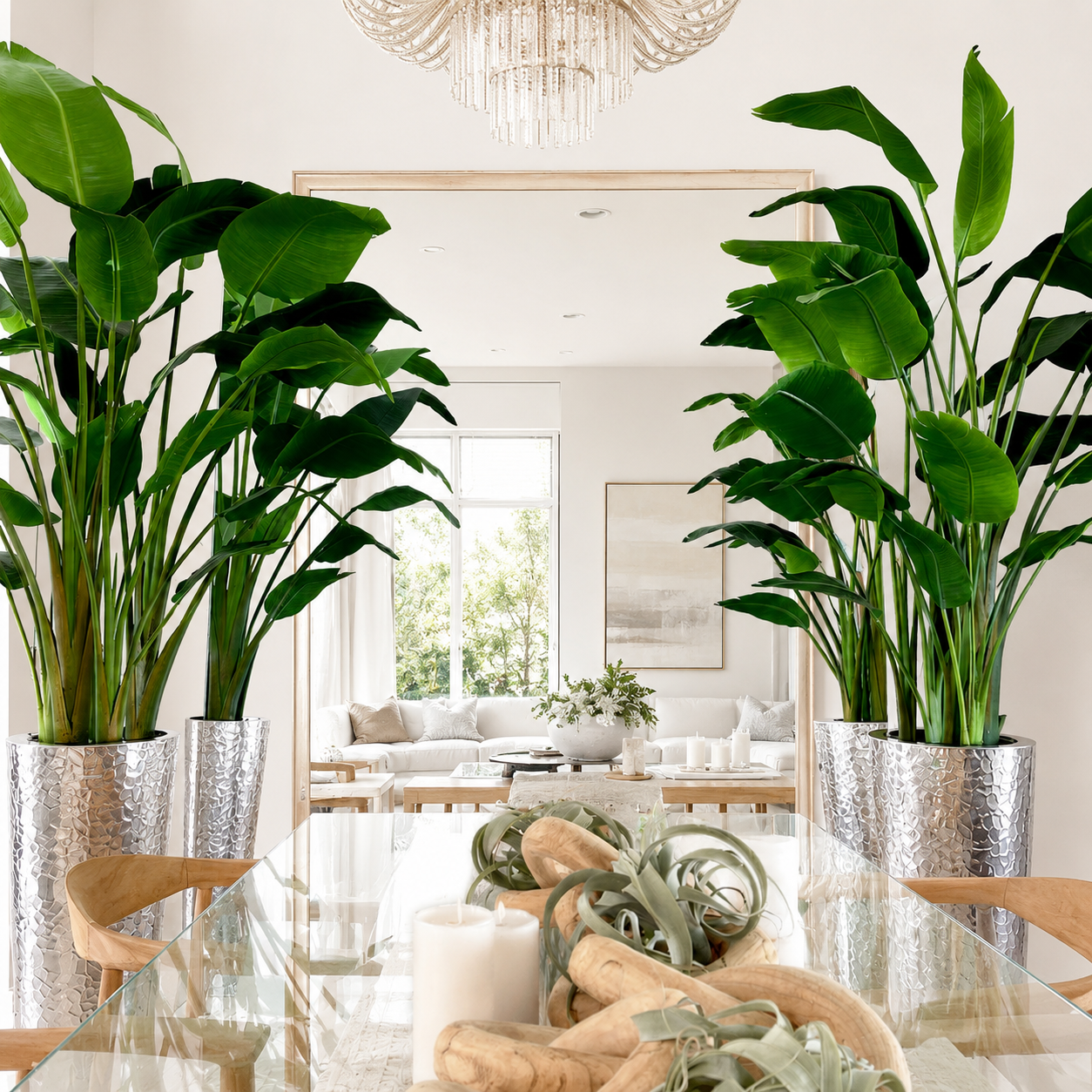 Oiseau de paradis dans un cône en acier inoxydable martelé argenté pour décoration intérieure | Solérive
