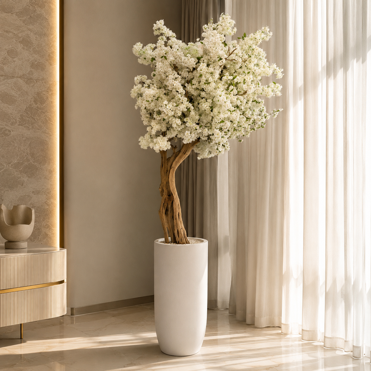 Cerisier blanc dans un cache-pot St. Tropez beige mat pour décoration intérieure | Solérive