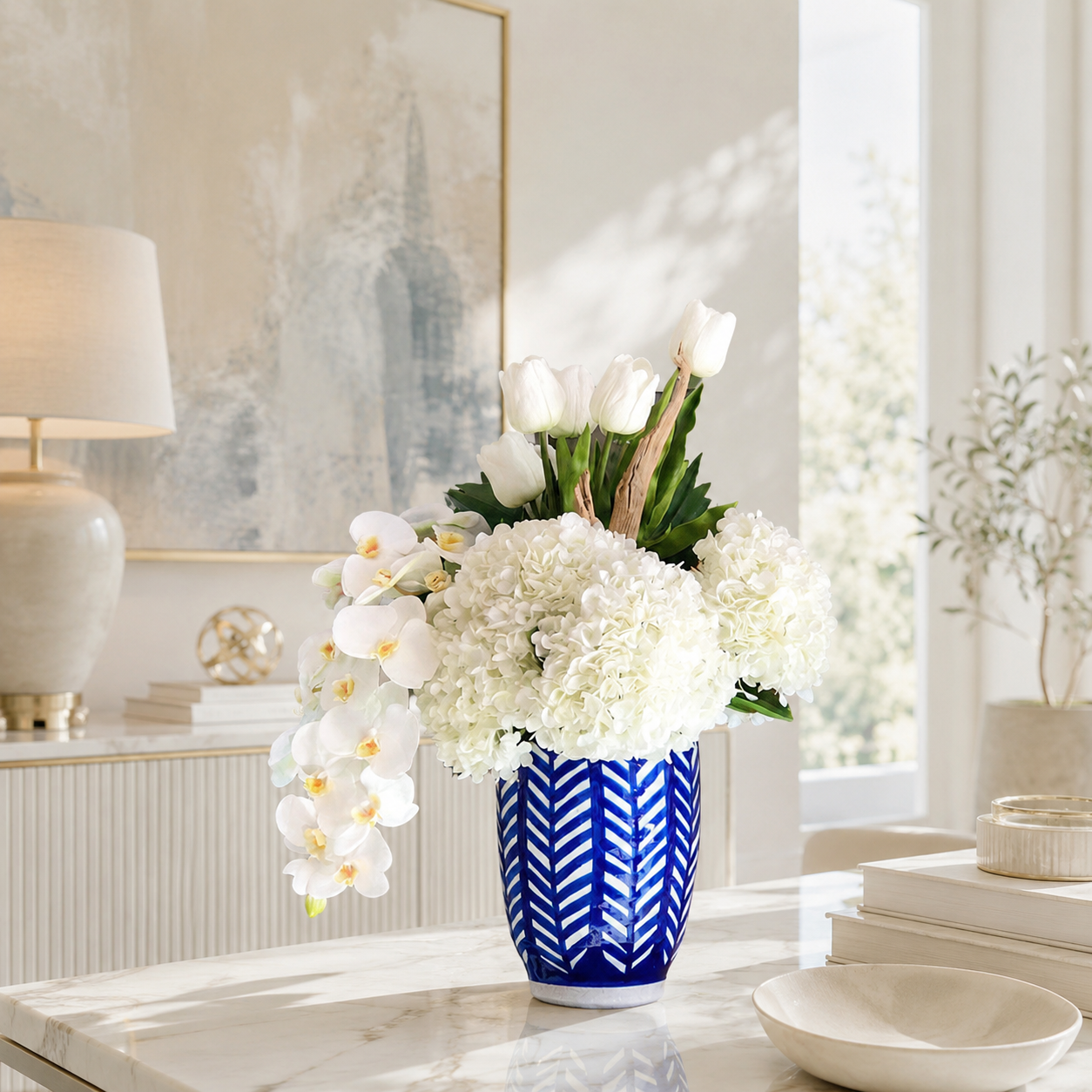 Composition mixte dans un vase Inca rainuré pour décoration intérieure | Solérive